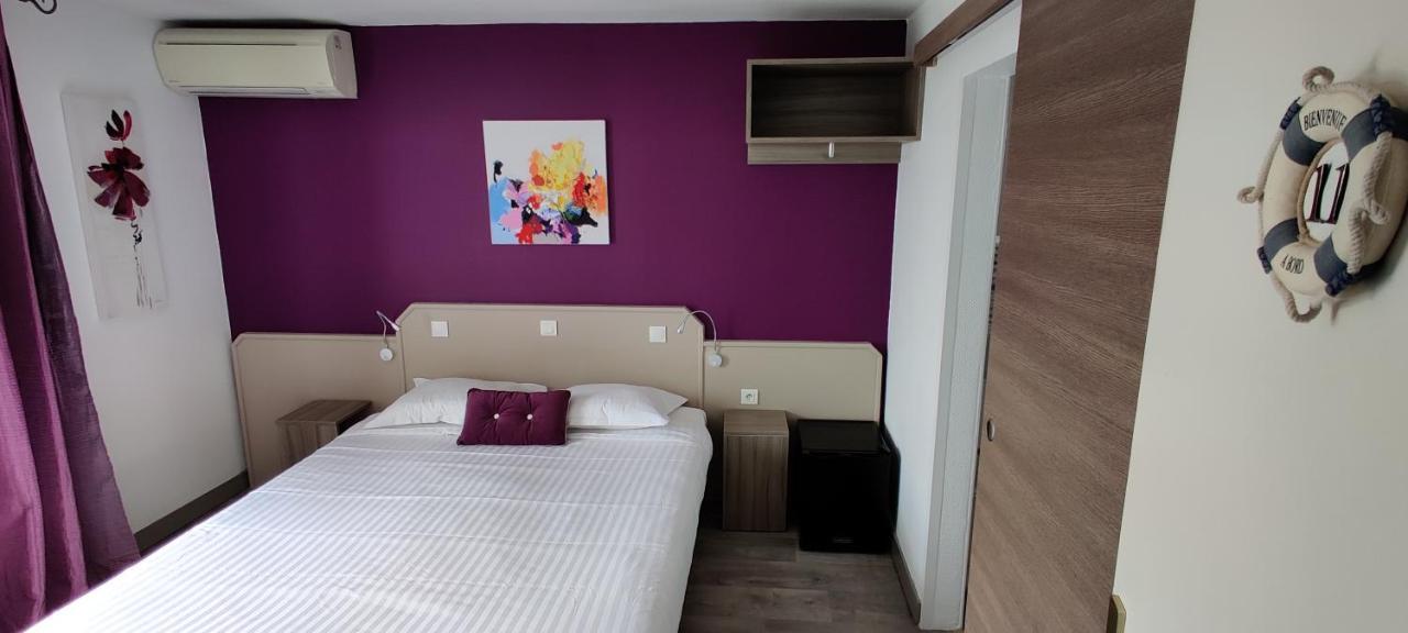 Logis Hotel Les Bleuets Royan Esterno foto