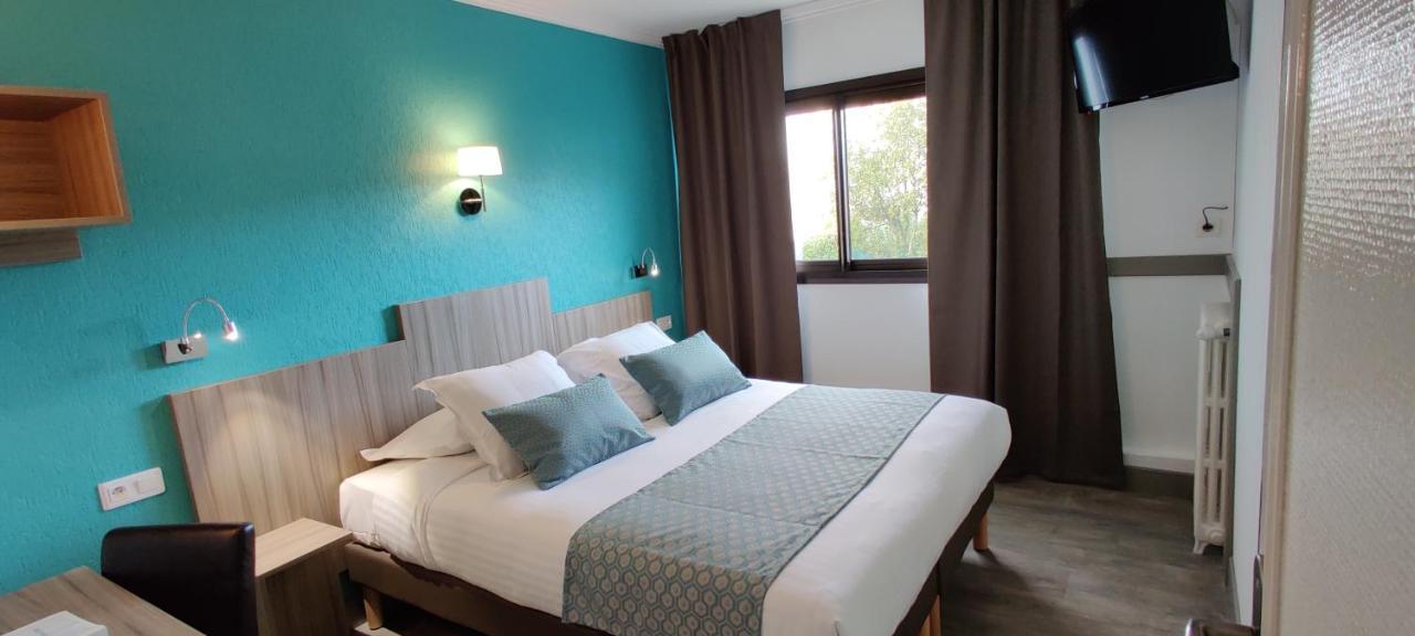 Logis Hotel Les Bleuets Royan Esterno foto